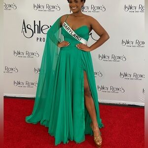 Sherri Hill emerald green prom/pageant gown